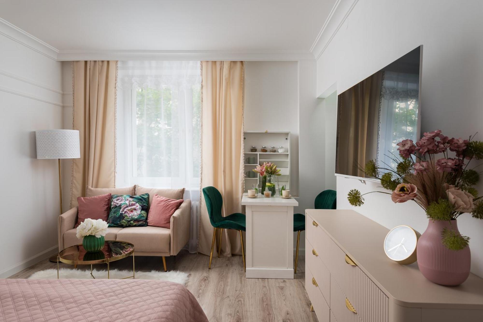 Lovely Downtown Studio At Most Lively Hoza Street, Discover Warsaw On Foot Exterior photo
